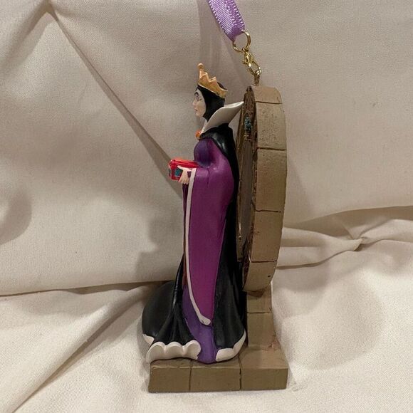 Disney Store Artist Sketchbook The Evil Queen Magic Mirror Figurine Ornament NWT - Picture 3 of 6
